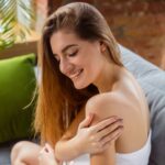 Huile de massage ayurvédique pour le corps adaptée à toutes les peaux